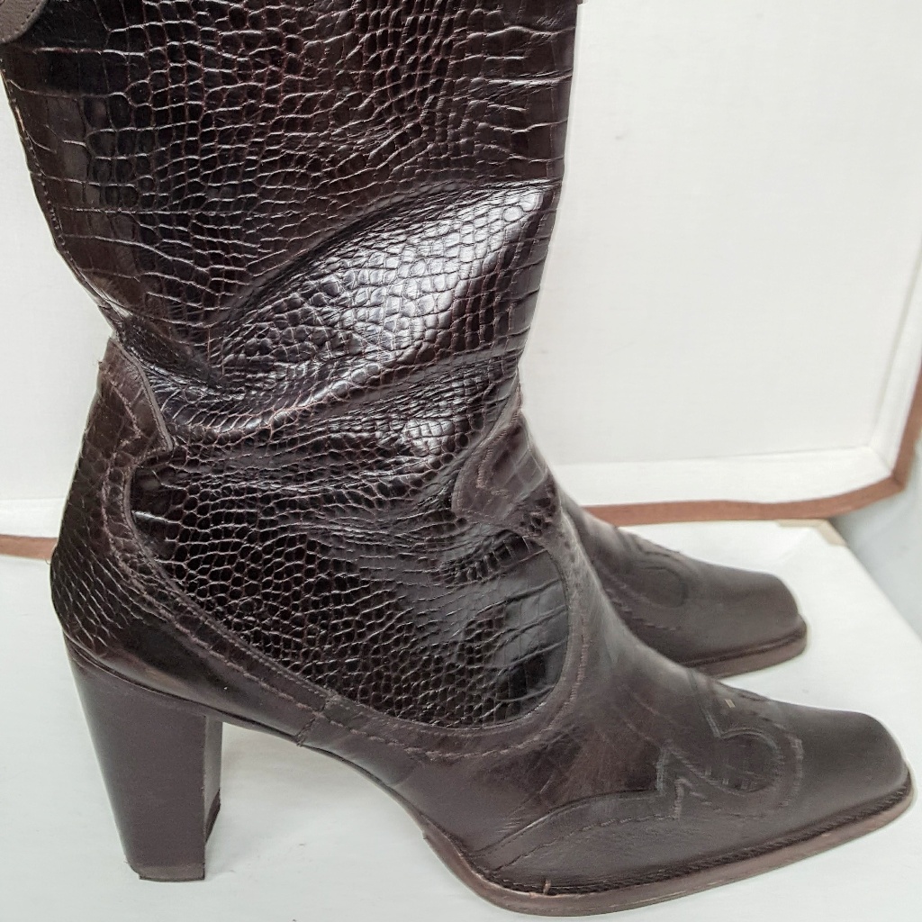 Stuart-Weitzman-Preston-Boots-Size 8.5